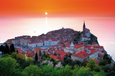  &copy; EUROPHOTOS-shutterstock.com/2013