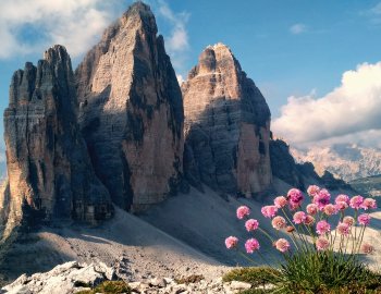 Blick auf die Drei Zinnen &copy; jenyateua - stock.adobe.com