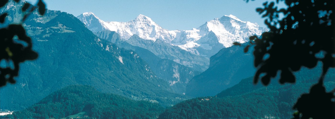 Interlaken mit Panorama Eiger, Mönch und Jungfrau
